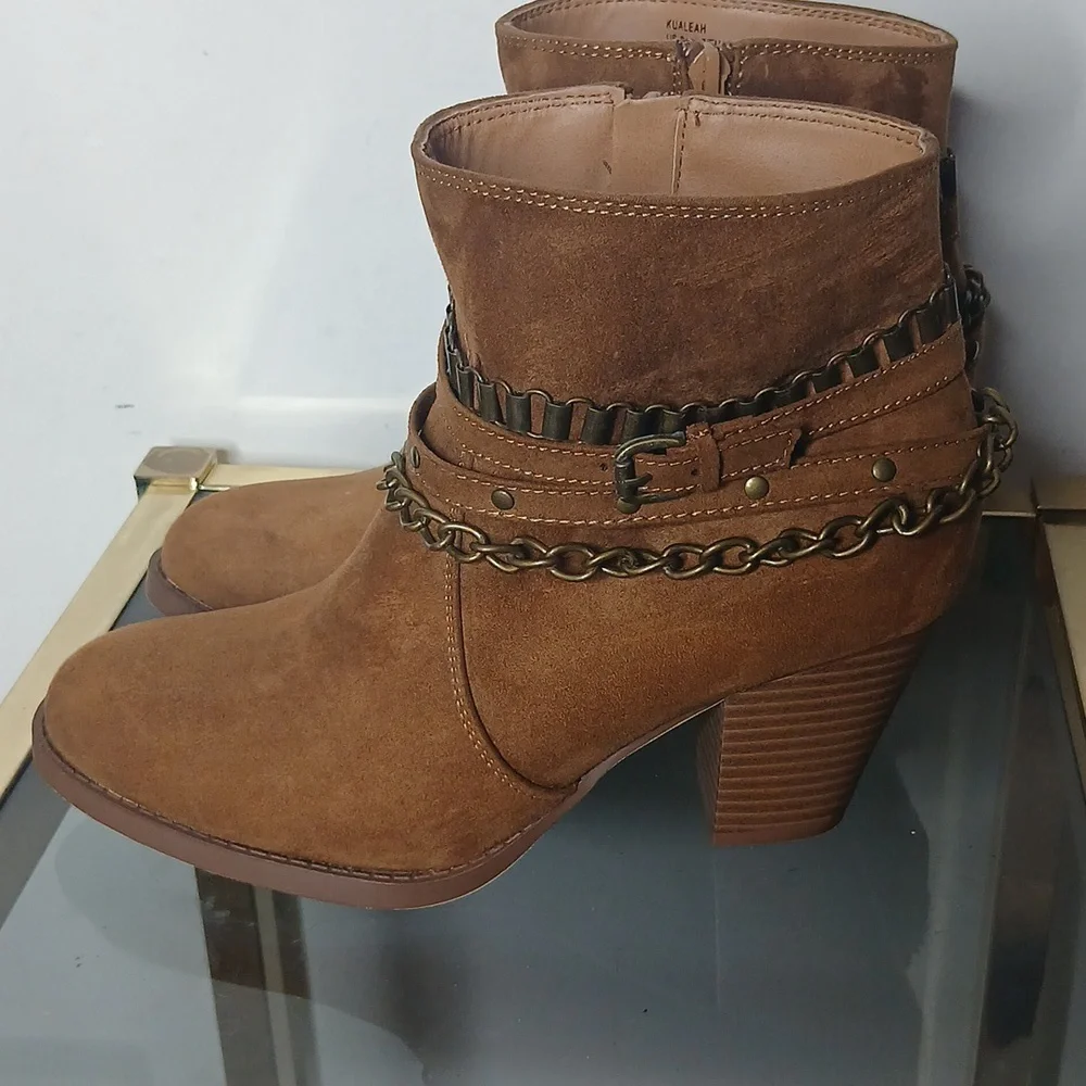 JustFab Kualeah Chain Strap Ankle Boots Size 9 - Picture 3 of 15